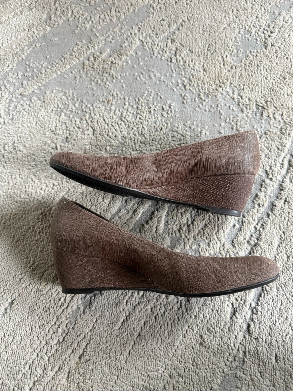 Stuart Weitzman Brown reptile print Textured leather Wedge Pumps 8